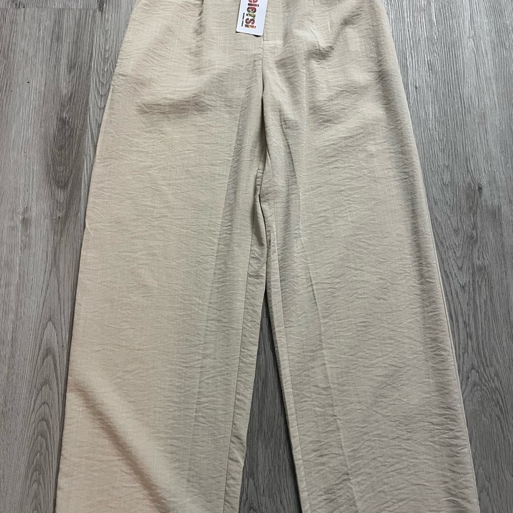 🔥0064–NWT Elegant Cream Women's Pants